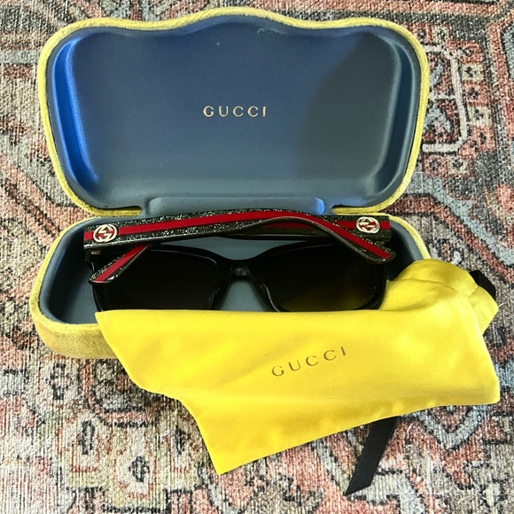 Gucci Black and Red Sunglasses - Picture 5 of 10